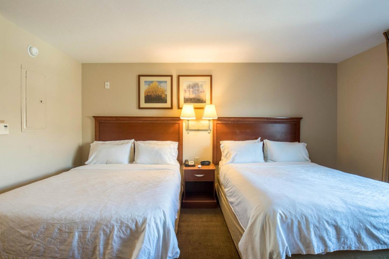 Western Slope Suites Parachute Экстерьер фото